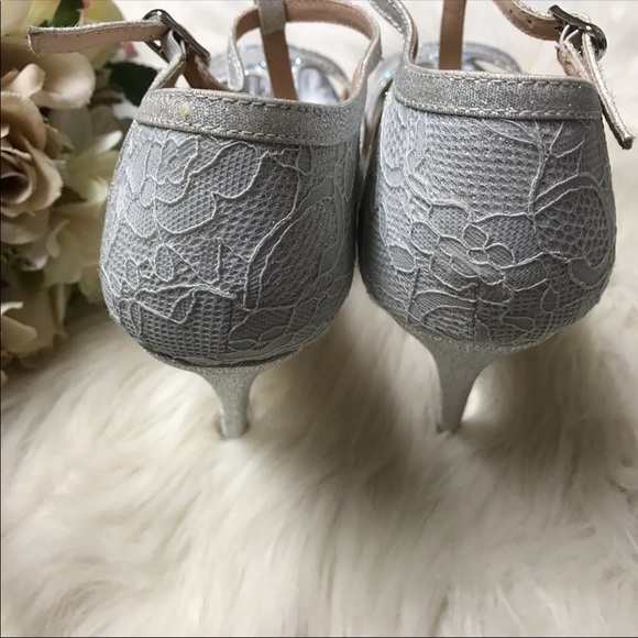 3/$25 Lovely! Lace Rhinestone Heels Size 9 - Picture 4 of 5